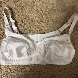 Elegant White Lace Trim Bra